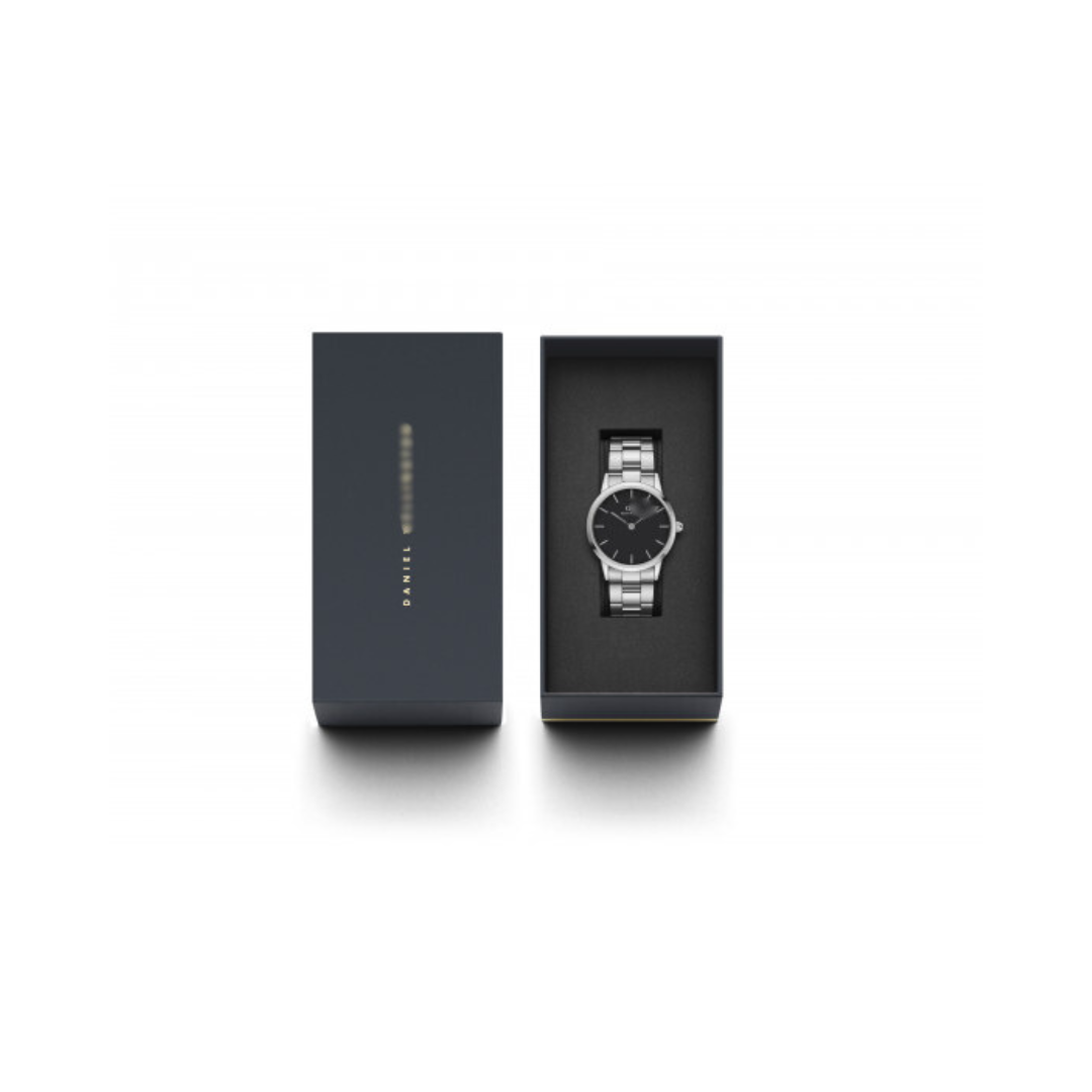 The Watch: Style 8 40mm